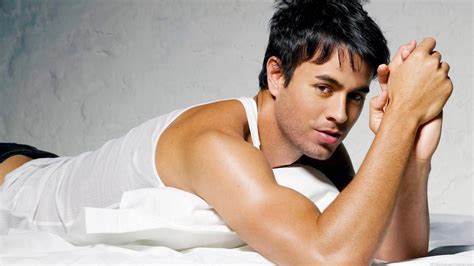  Hola Hola Madrid! Enrique Iglesias Brings His Sultry Tunes and Spanish Flair to Finland